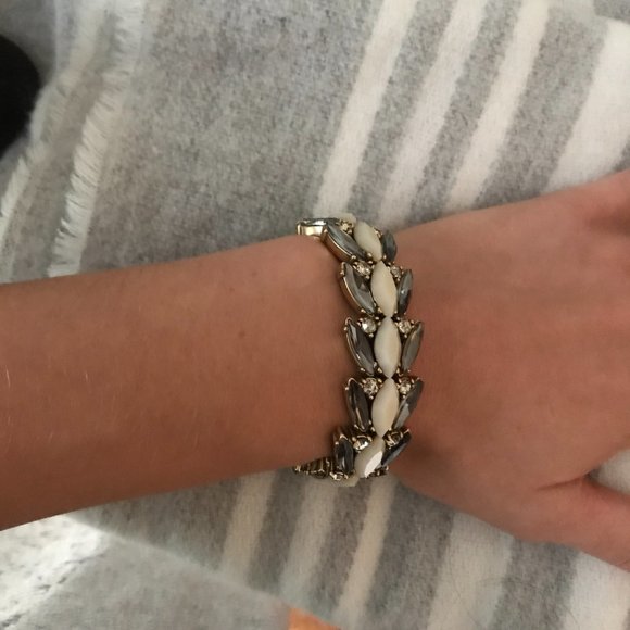 ✨2/$15, 3/$20✨J.Crew stretchy bracelet - Picture 2 of 2